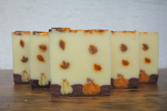 Săpun natural - Pumpkin Spice cu uleiuri esențiale de scorțișoară și cedru