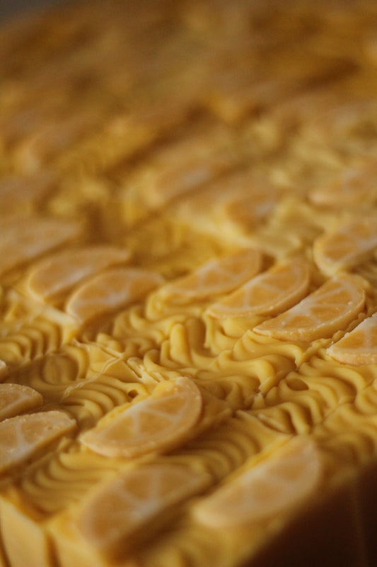 Săpun natural cu gălbenele, cătină și portocale