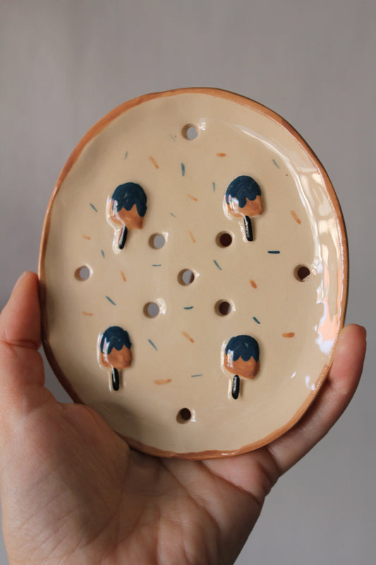 Pachet săpun natural SummerDays, săpunieră din ceramică și săculeț din lufă