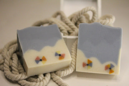 Săpun Blue Waves - cu uleiuri esențiale de lavandă, mentă, lime și rozmarin