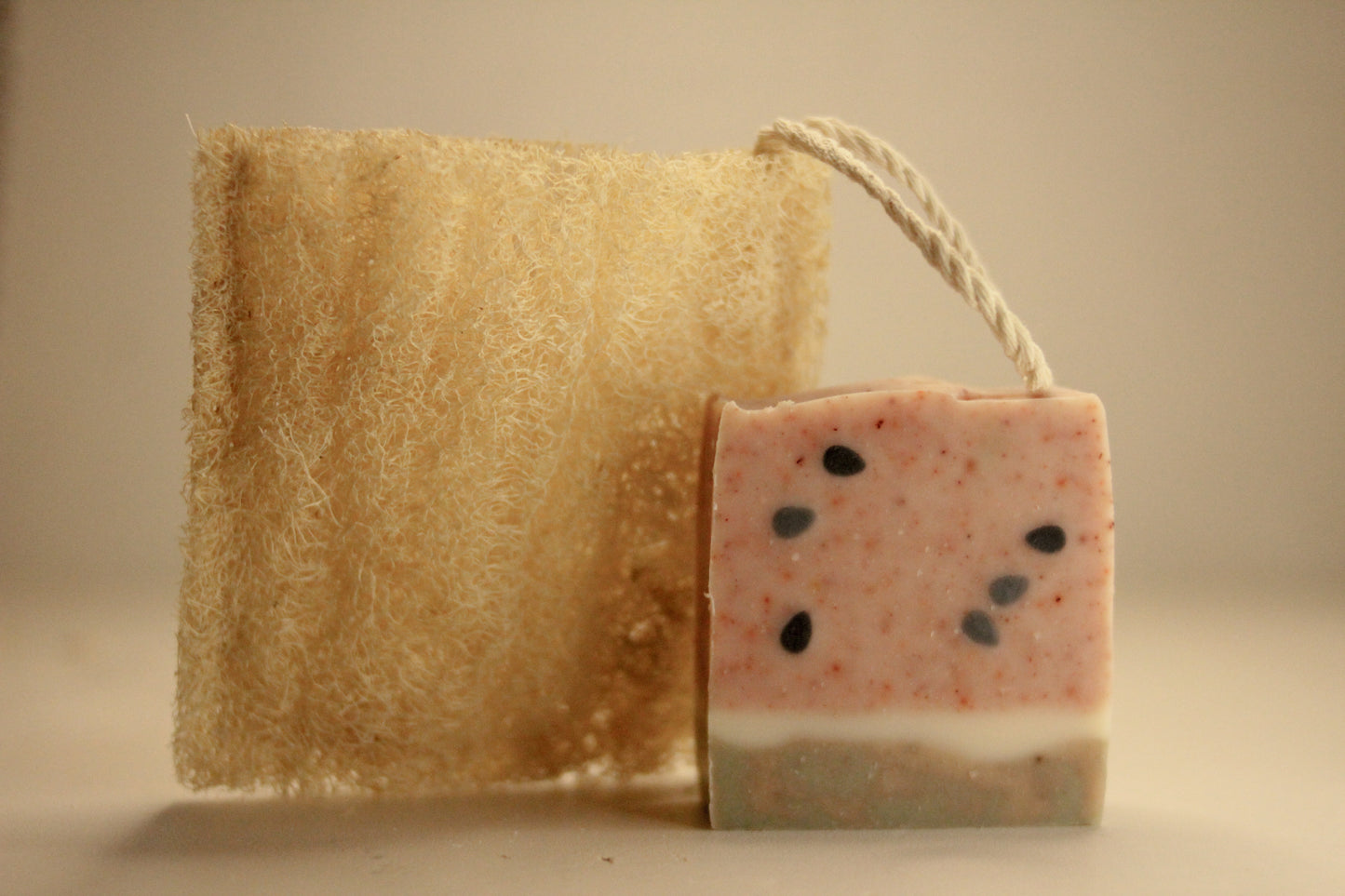Pachet săculeț exfoliant din lufa si săpun natural