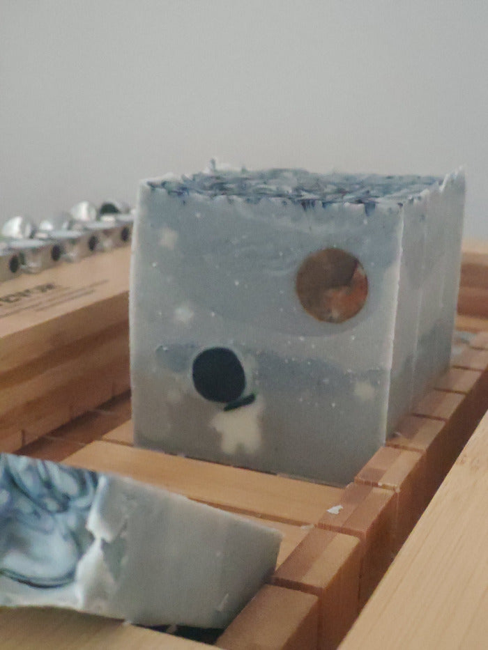 Sapun astronaut cu planete si stele