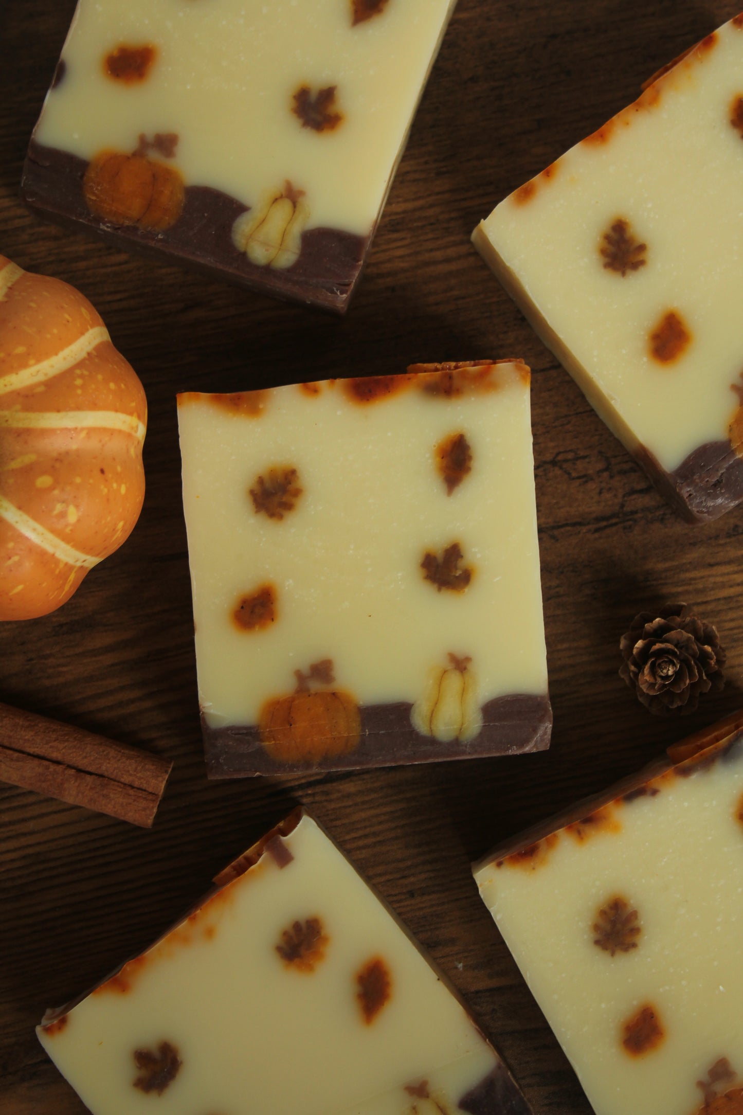 Săpun natural - Pumpkin Spice cu uleiuri esențiale de scorțișoară și cedru