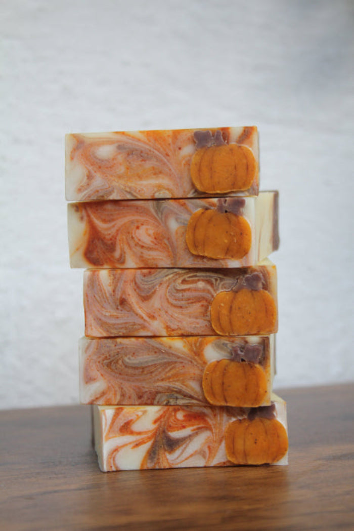 Săpun natural Pumpkin Spice cu decor de dovleac de toamna